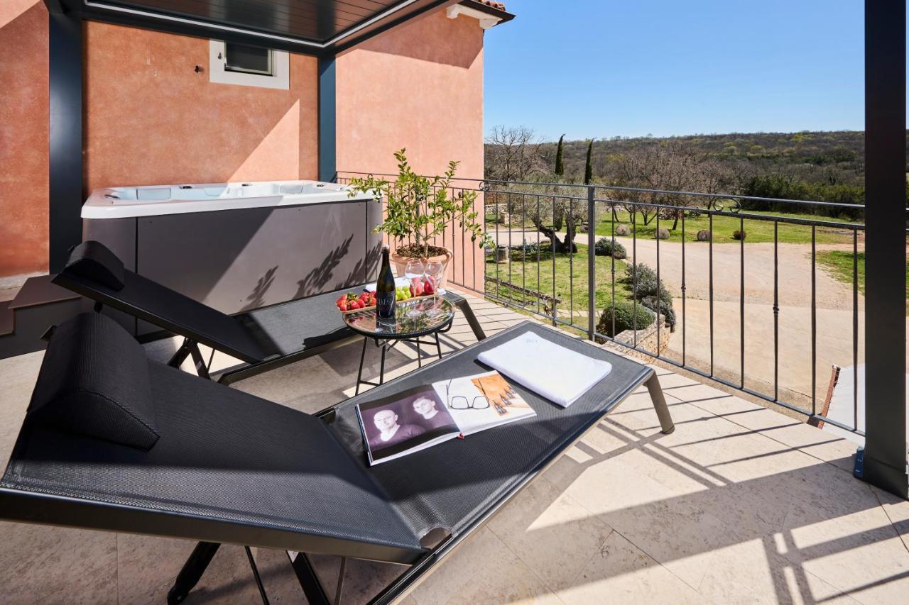 Winery Cuj Bed & Breakfast Vilanija Esterno foto